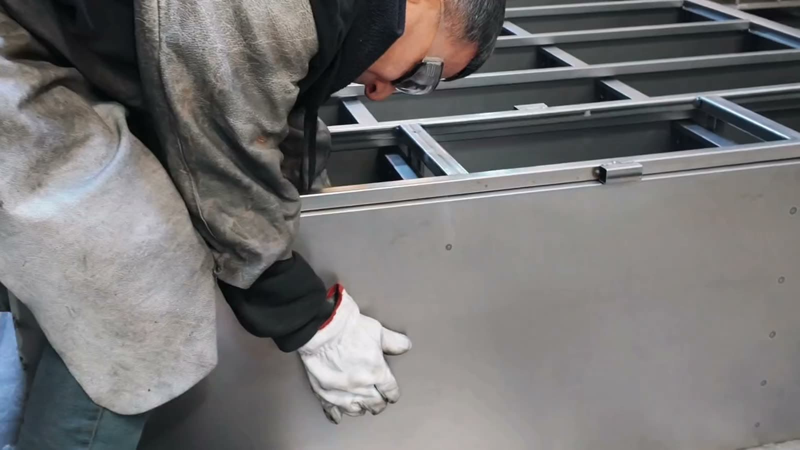 Fabricación de lockers metálicos en nuestra planta en Chile